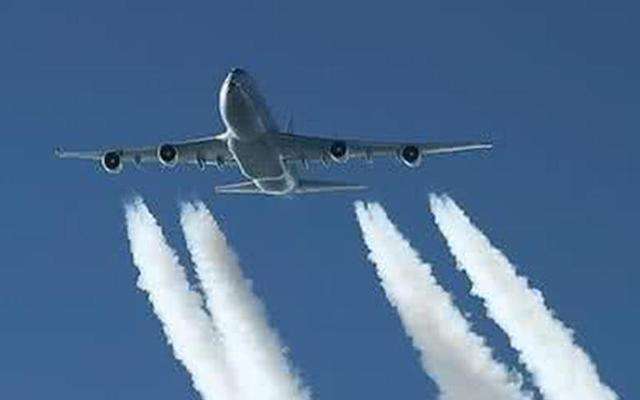 飞机为何在降落前要放油?