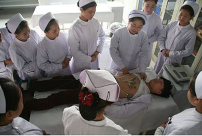 成都卫生学校护士学费多少?
