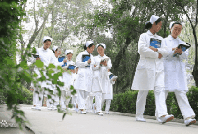女生选择重庆卫校有什么好处