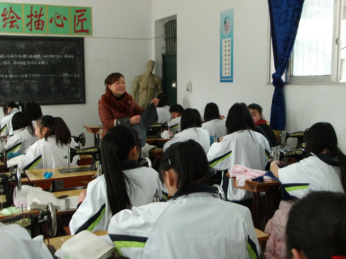 盐亭职业技术学校2020-服装设计与工艺招生(中专+大专)_招生信息