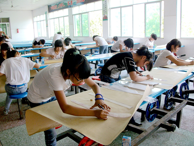 盐亭职业技术学校2020-服装设计与工艺招生(中专+大专)_招生信息