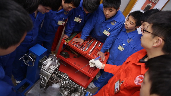 四川南充服装学校2020-汽车维修专业招生(中专大专)_招生信息