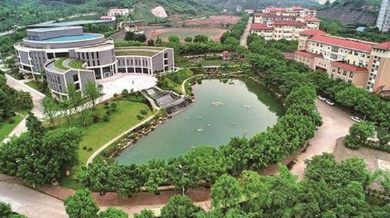 2020年重庆市女子职业高级中学寝室宿舍条件与学校食堂环境图片_招生信息