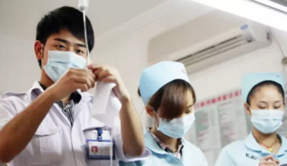 重庆卫校:男生学护理好不好_招生信息