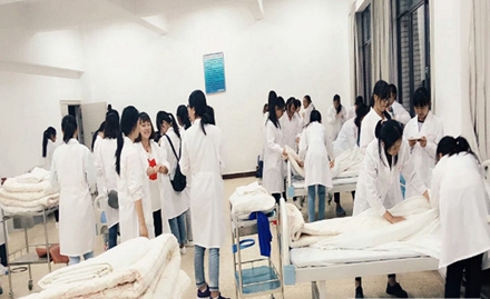 云南商务职业学院