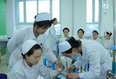 重庆卫校中专三年制护理专业介绍