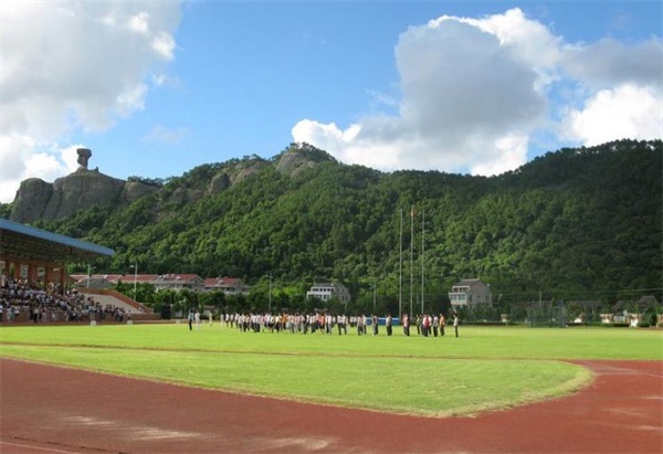 贵州省三穗县职业教育培训中心学校简介 贵州省三穗县职业教育培训中心学校简介