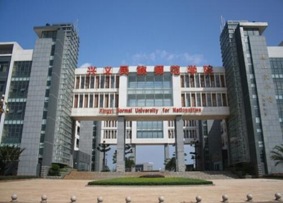 学校侧门