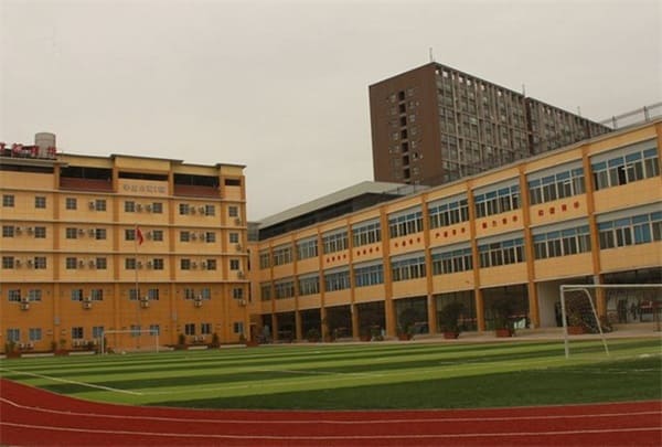 黔西南州英才职业技术学校学校简介 黔西南州英才职业技术学校学校简介