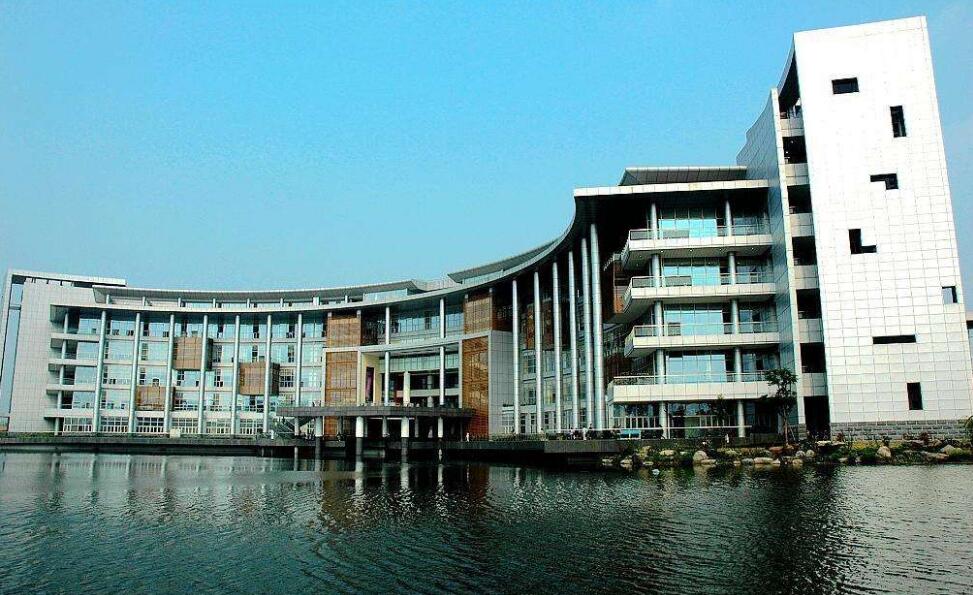 2020年四川化工高级技工学校收费标准贵吗? 2020年四川化工高级技工学校收费标准贵吗?