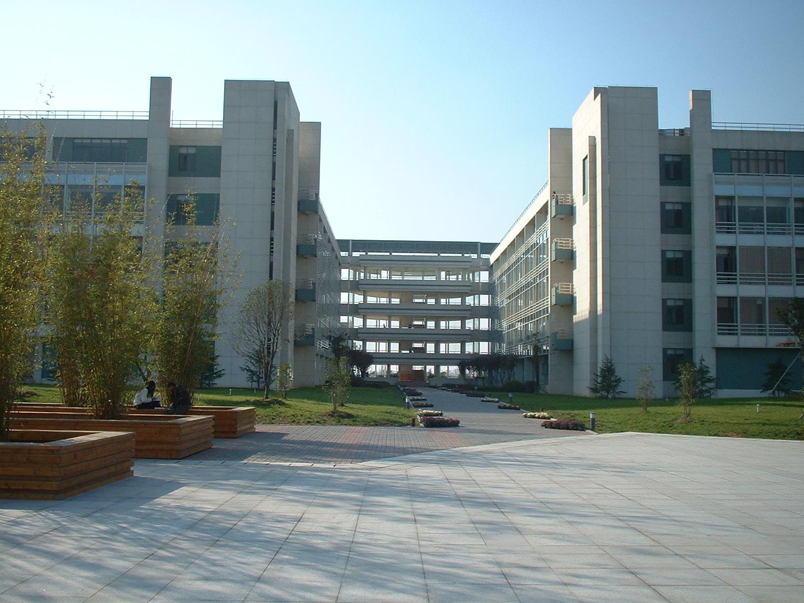 南充电子工业学校2020年校园环境