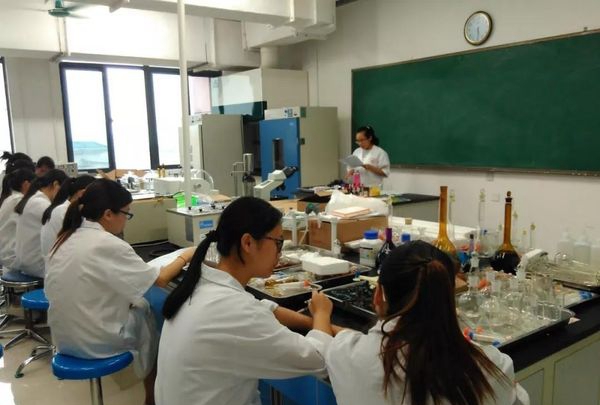 达州百岛湖职业技术学校药剂专业 达州百岛湖职业技术学校药剂专业