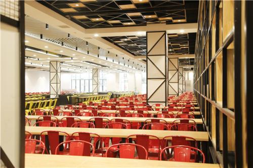 成都郫县希望职业学校地址在哪里?