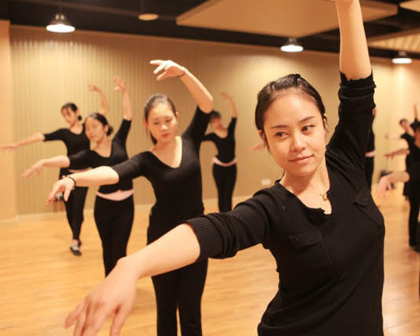 重庆市轻工业学校学生体型训练 重庆市轻工业学校学生体型训练