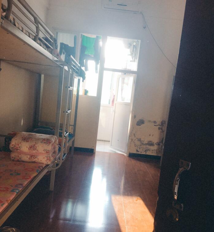 重庆市旅游学校寝室环境 重庆市旅游学校寝室环境