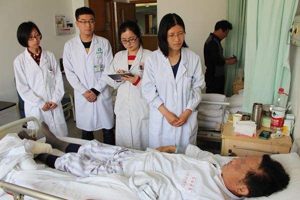 卫校出来可以当医生吗? 卫校出来可以当医生吗?