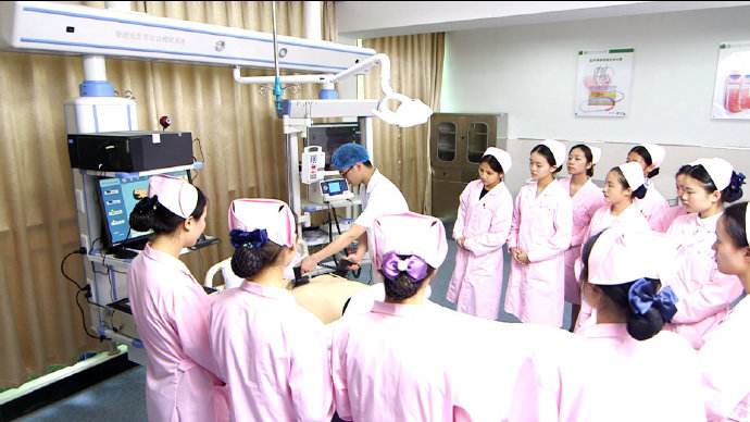 2019年重庆市南丁卫生职业学校护理专业介绍