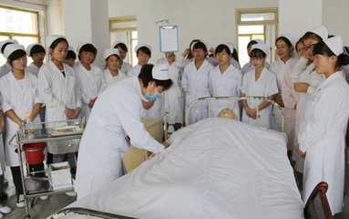 康复治疗学专业老师实践教学