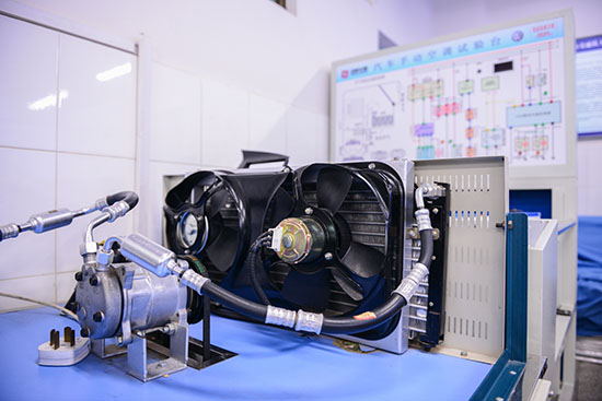 昆明市交通技工学校汽车维修与驾驶2 昆明市交通技工学校汽车维修与驾驶2