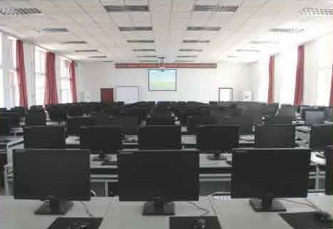 云南省电子信息高级技工学校广告制作2